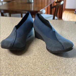 Elegant Navy Women's Shoes